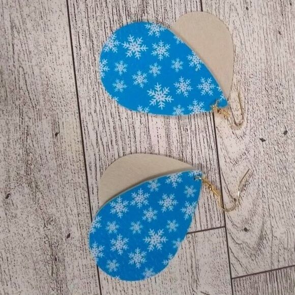 Gnome Snowflake Teardrop Earrings - Picture 3 of 4